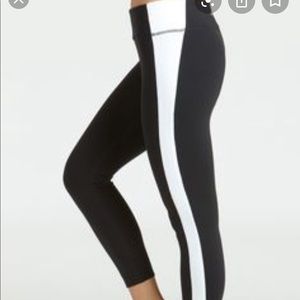 Kiragrace side-stripe 3/4 length leggings, size XS